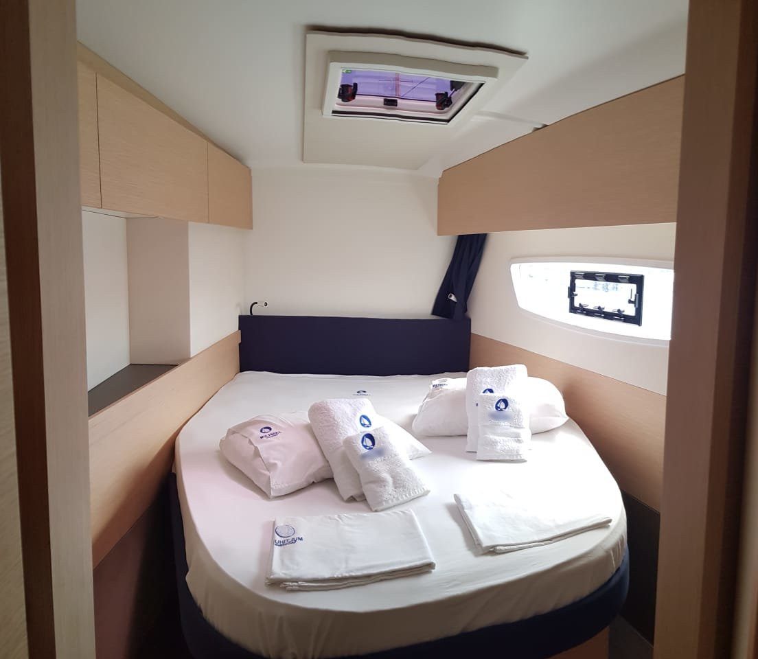 Forward double cabin